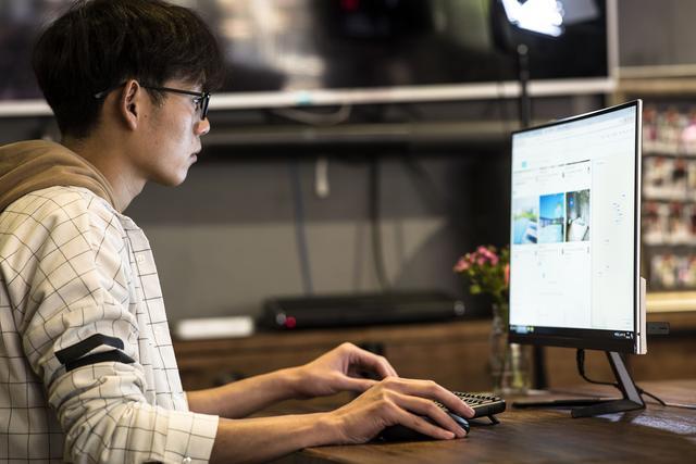 迎合多場(chǎng)景使用 C1微邊曲面電腦一體機(jī)體驗(yàn)最出色